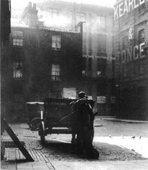 Mitre Square looking toward Mitre Street, 1925 (photograph by William Whiffin).