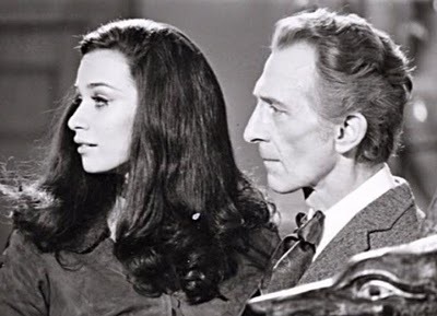 Peter Cushing & Valerie Leon in Blood From The Mummy's Tomb